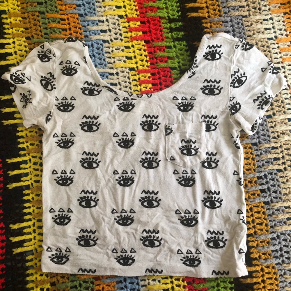 5/$25 👁 SOLD👁Eye print crop top